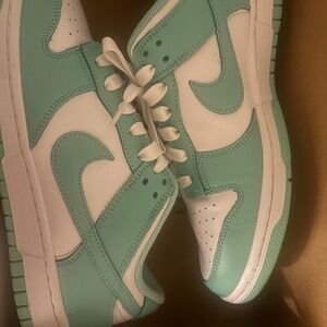 Nike Dunk Low Green Glow